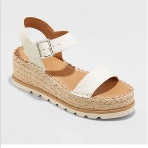 Universal thread adea wedge sandals